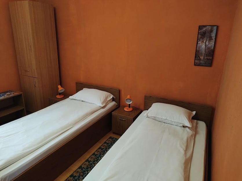 Casa Didina Fosta Pensiune Casa Didina Bacău Buitenkant foto